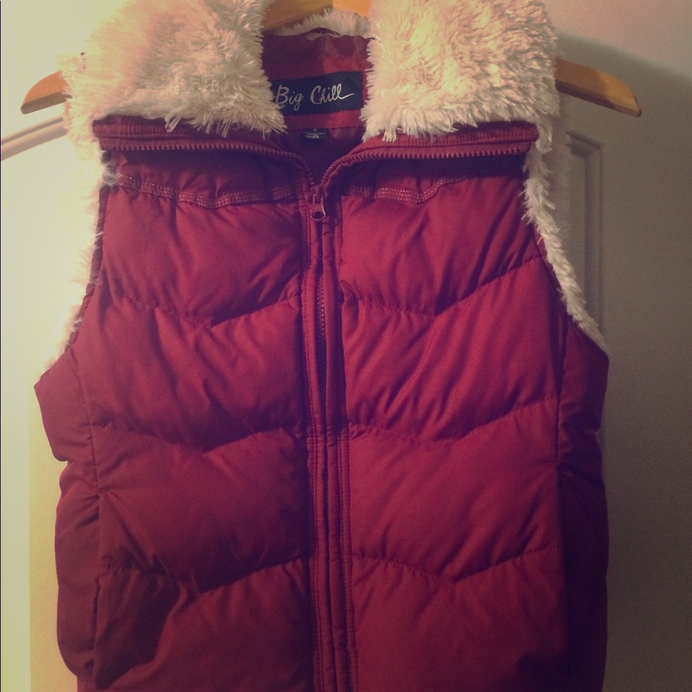 Like new big chill maroon puffer vest